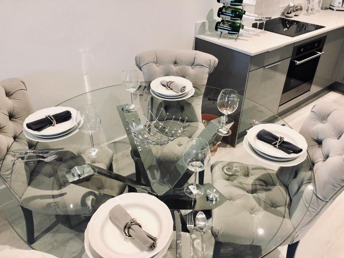 Snapos Luxury Serviced Apartment - Meridian House Bedford Exteriör bild