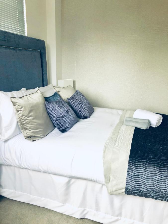 Snapos Luxury Serviced Apartment - Meridian House Bedford Exteriör bild
