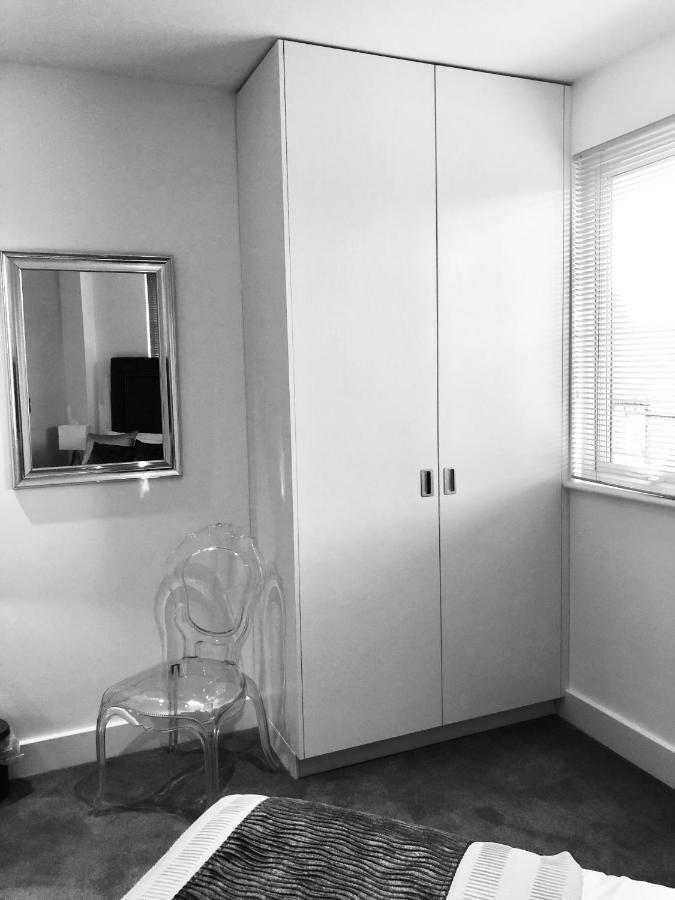 Snapos Luxury Serviced Apartment - Meridian House Bedford Exteriör bild