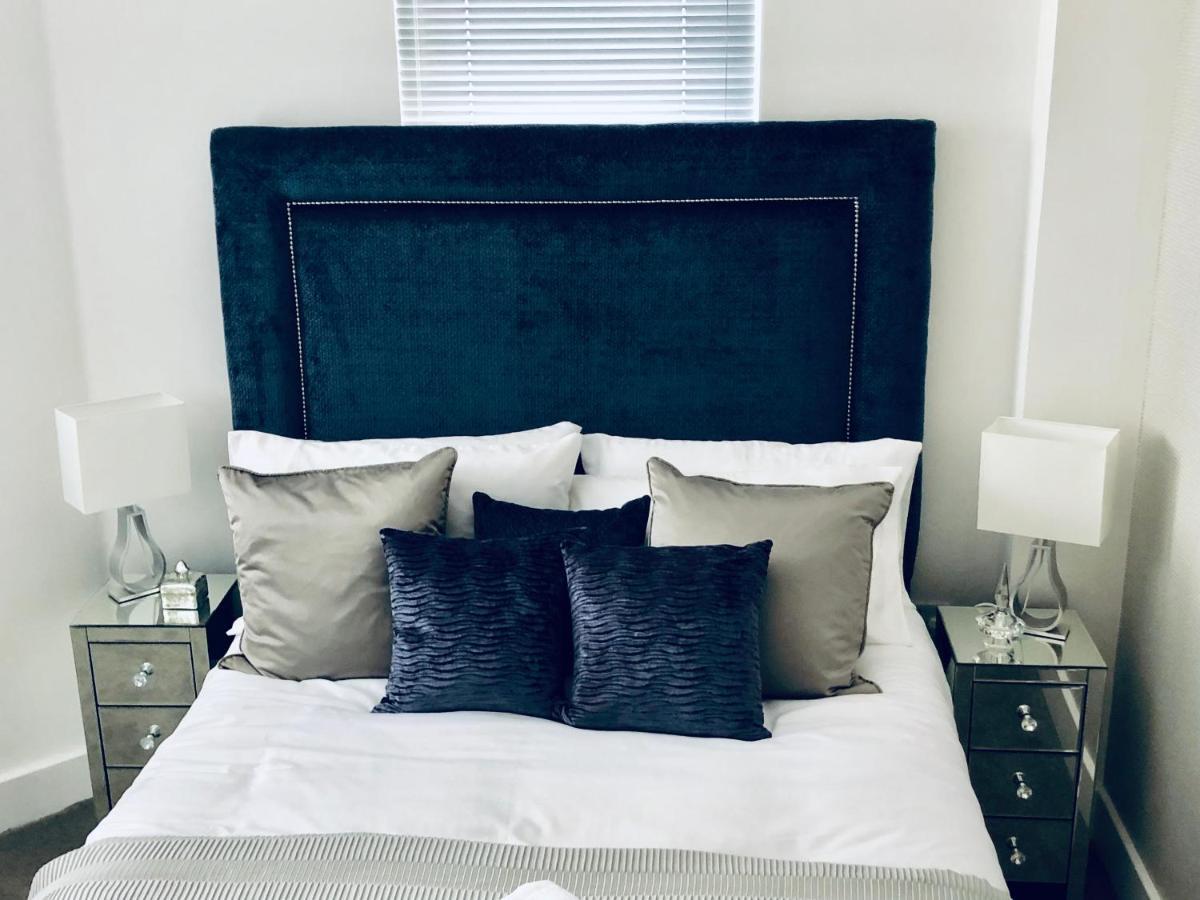 Snapos Luxury Serviced Apartment - Meridian House Bedford Exteriör bild