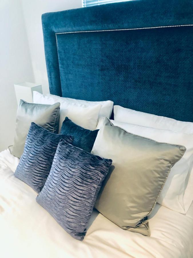 Snapos Luxury Serviced Apartment - Meridian House Bedford Exteriör bild