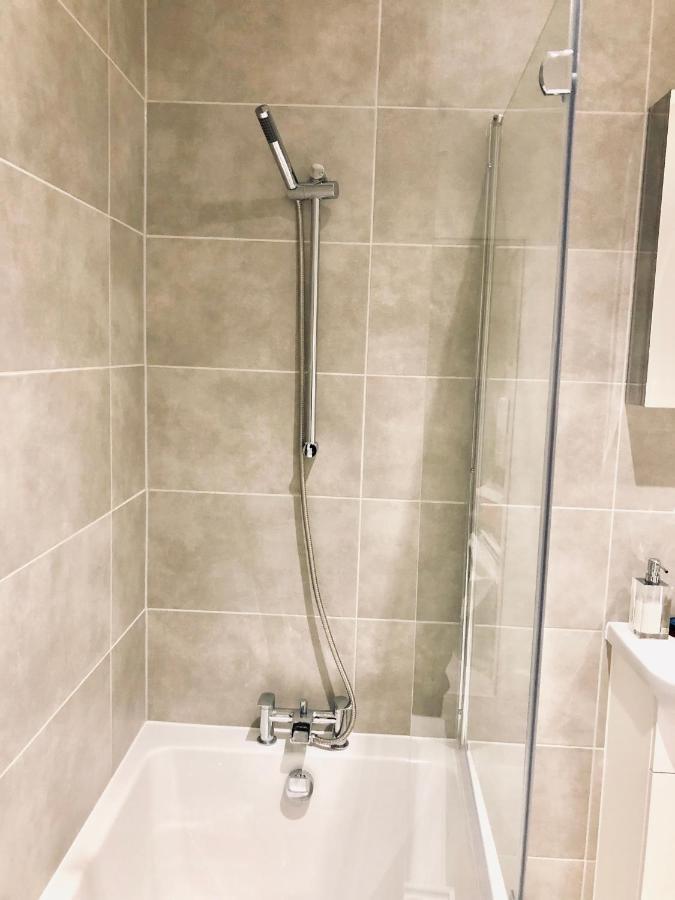 Snapos Luxury Serviced Apartment - Meridian House Bedford Exteriör bild