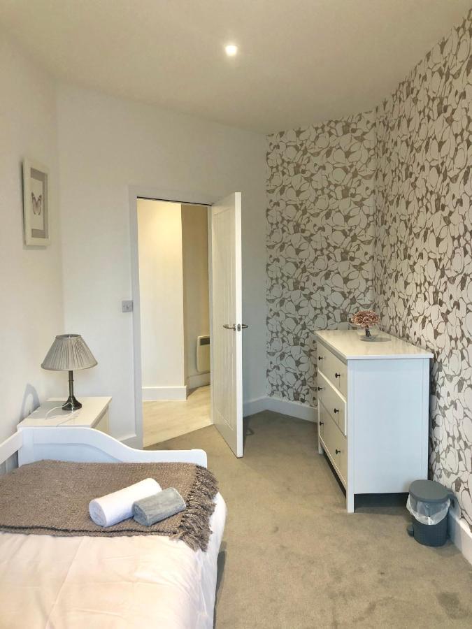 Snapos Luxury Serviced Apartment - Meridian House Bedford Exteriör bild