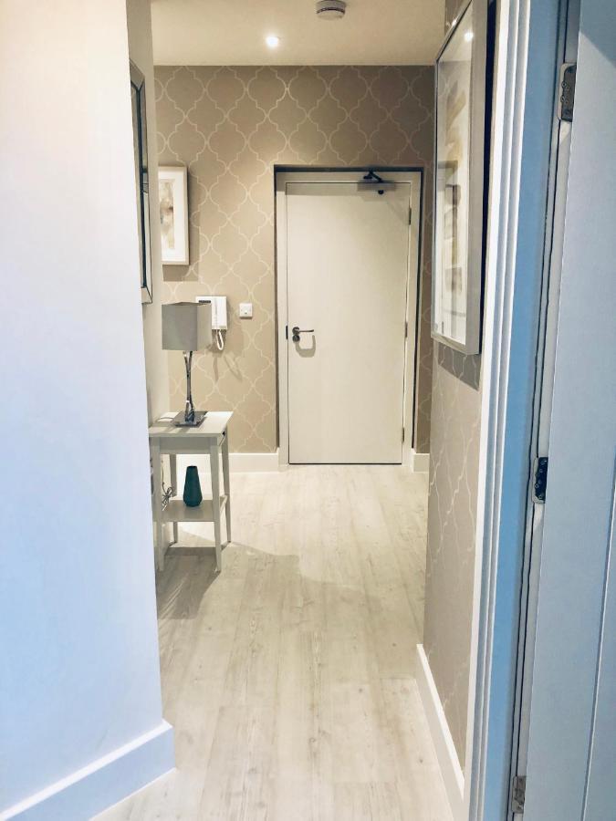 Snapos Luxury Serviced Apartment - Meridian House Bedford Exteriör bild