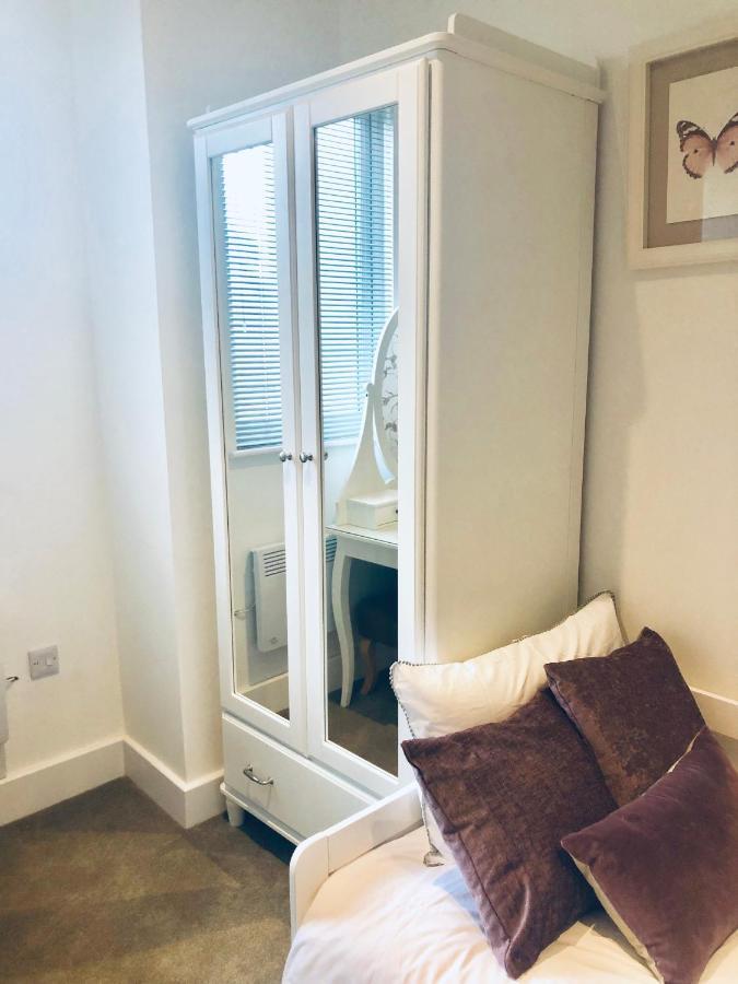 Snapos Luxury Serviced Apartment - Meridian House Bedford Exteriör bild