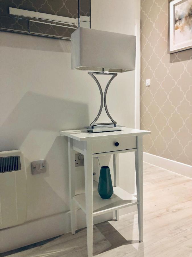 Snapos Luxury Serviced Apartment - Meridian House Bedford Exteriör bild
