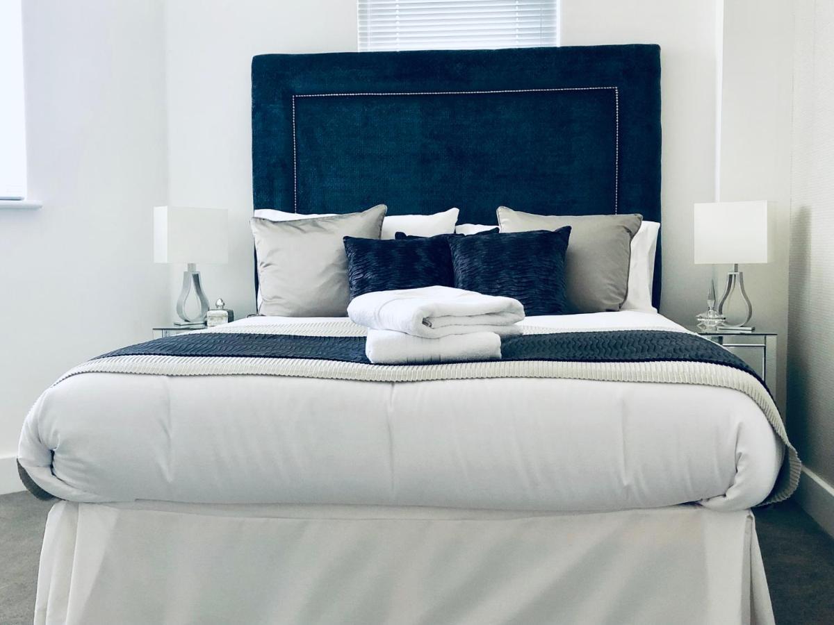 Snapos Luxury Serviced Apartment - Meridian House Bedford Exteriör bild