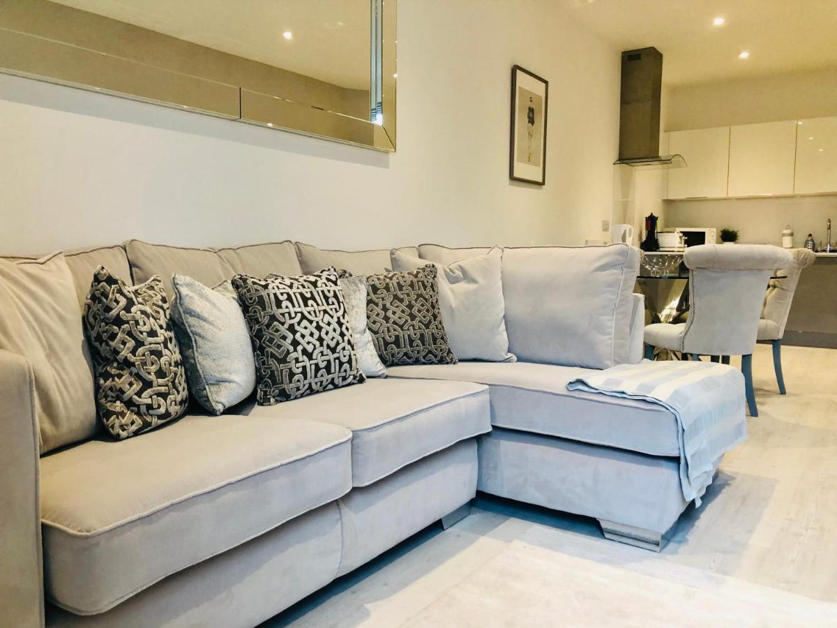 Snapos Luxury Serviced Apartment - Meridian House Bedford Exteriör bild