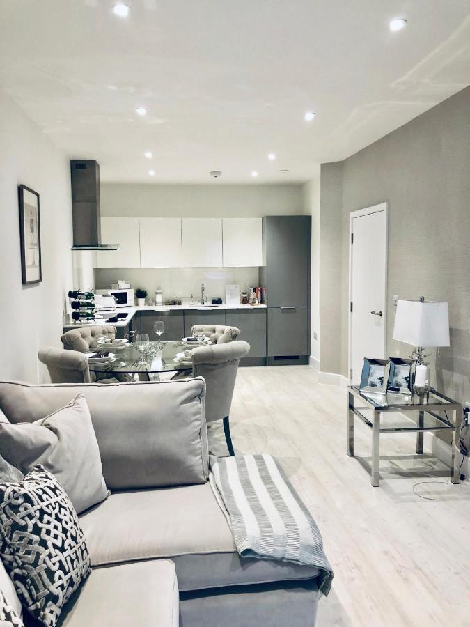Snapos Luxury Serviced Apartment - Meridian House Bedford Exteriör bild