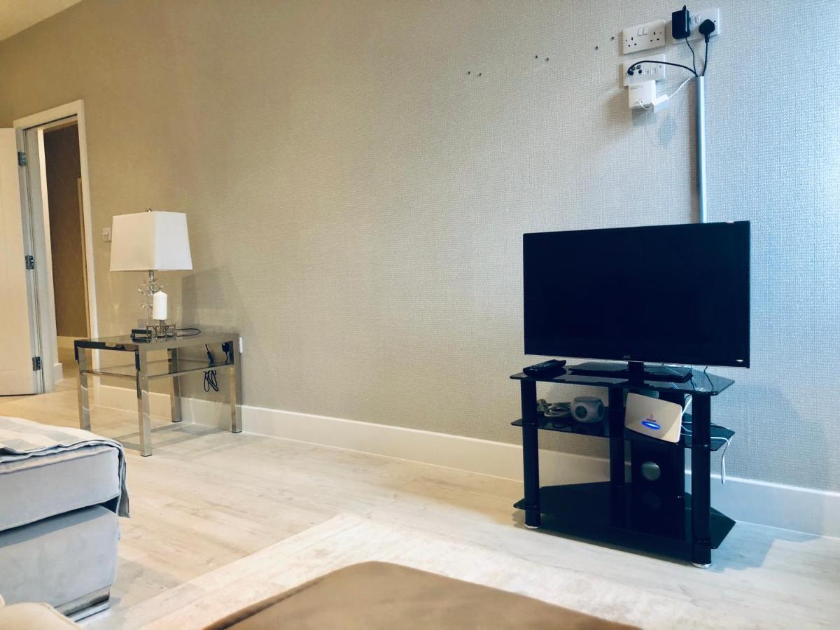 Snapos Luxury Serviced Apartment - Meridian House Bedford Exteriör bild