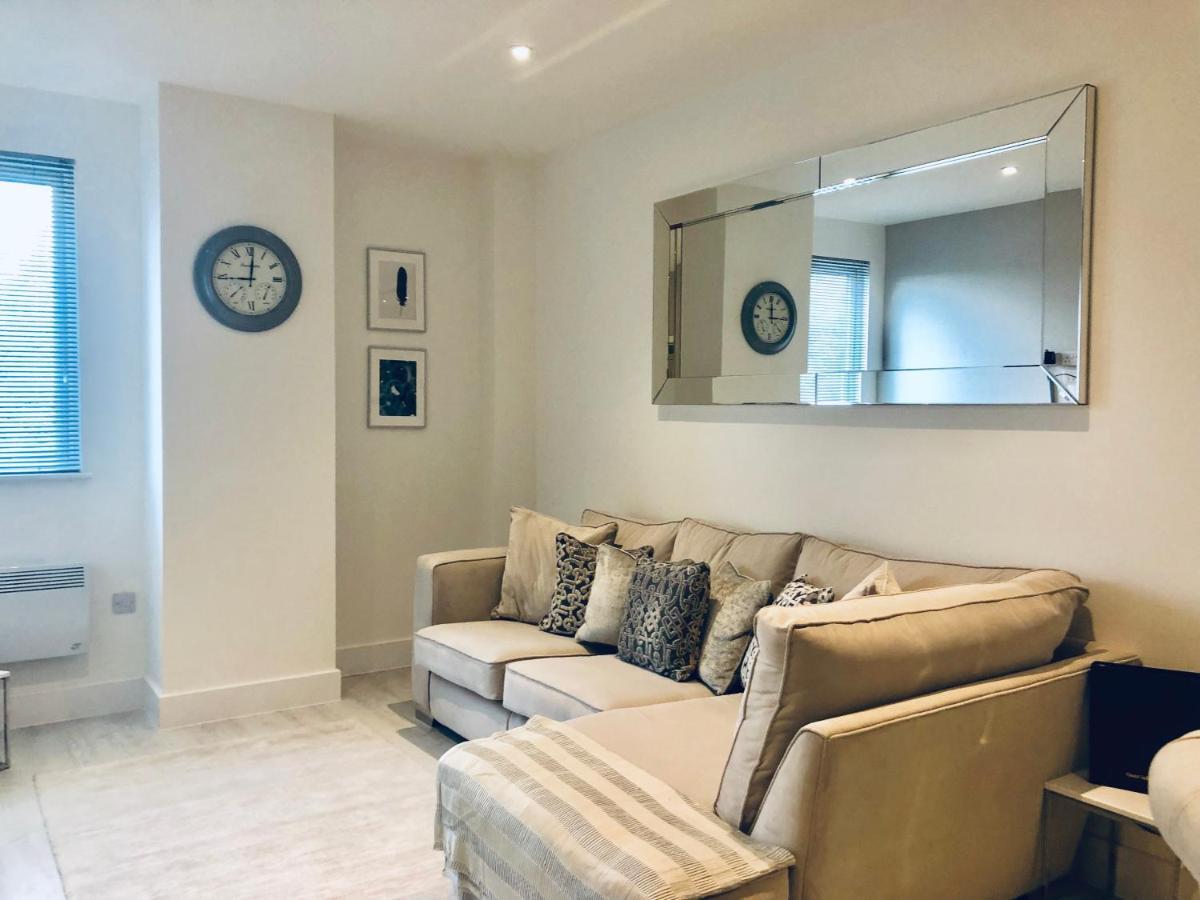 Snapos Luxury Serviced Apartment - Meridian House Bedford Exteriör bild
