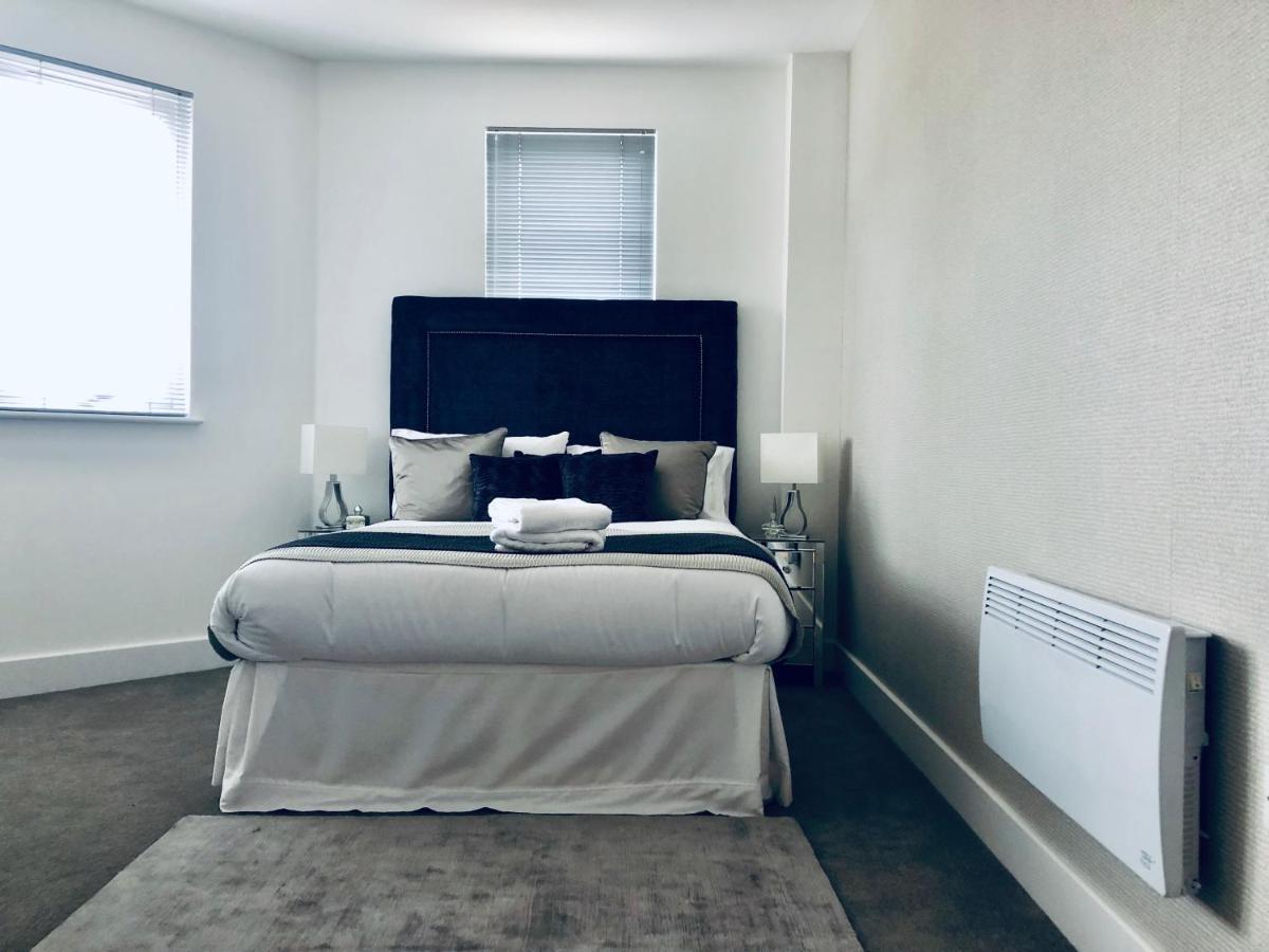 Snapos Luxury Serviced Apartment - Meridian House Bedford Exteriör bild
