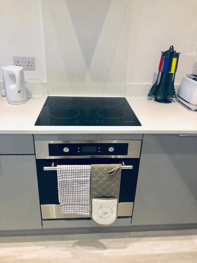 Snapos Luxury Serviced Apartment - Meridian House Bedford Exteriör bild
