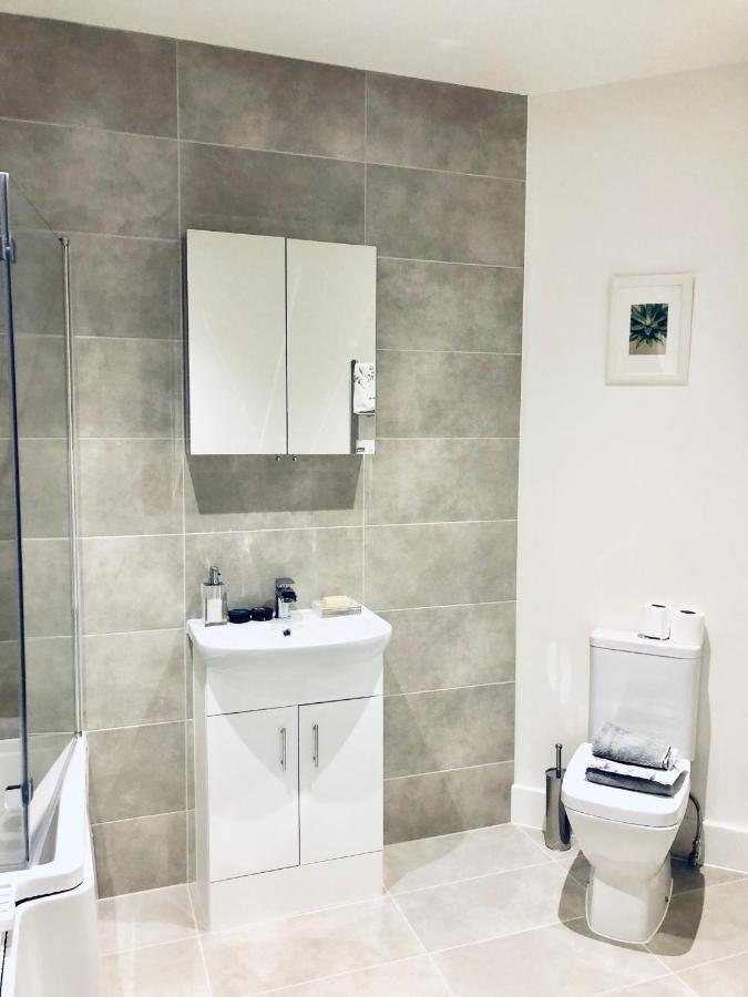 Snapos Luxury Serviced Apartment - Meridian House Bedford Exteriör bild
