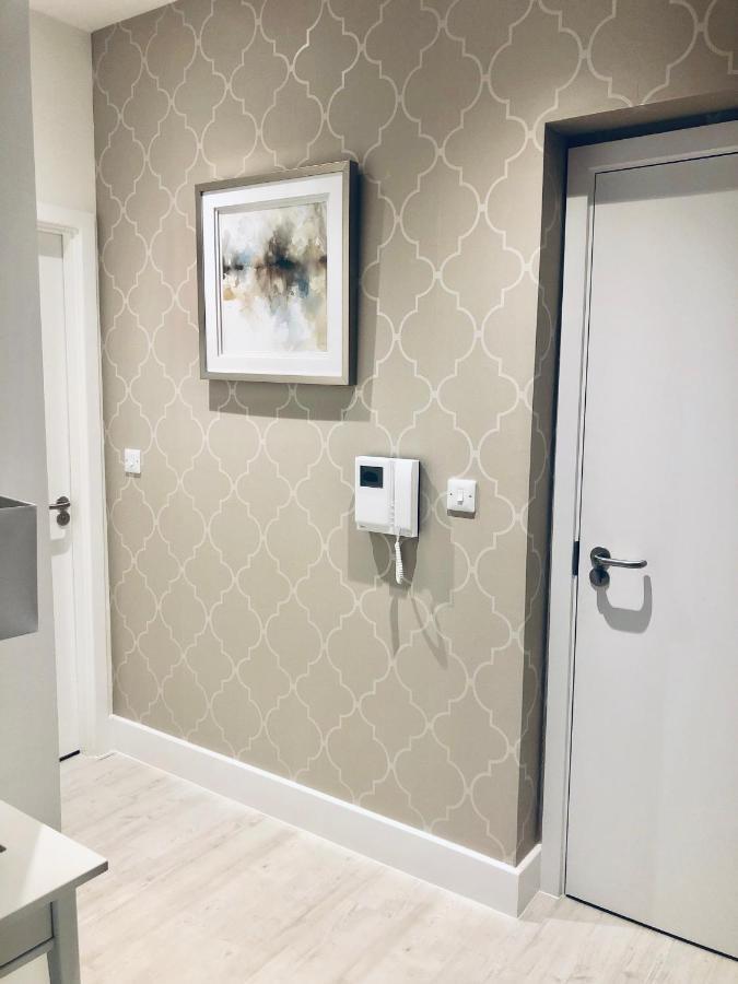 Snapos Luxury Serviced Apartment - Meridian House Bedford Exteriör bild